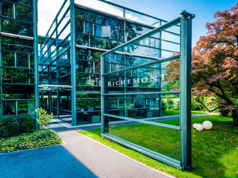 Mey5b8rg richemont hq entrance morning