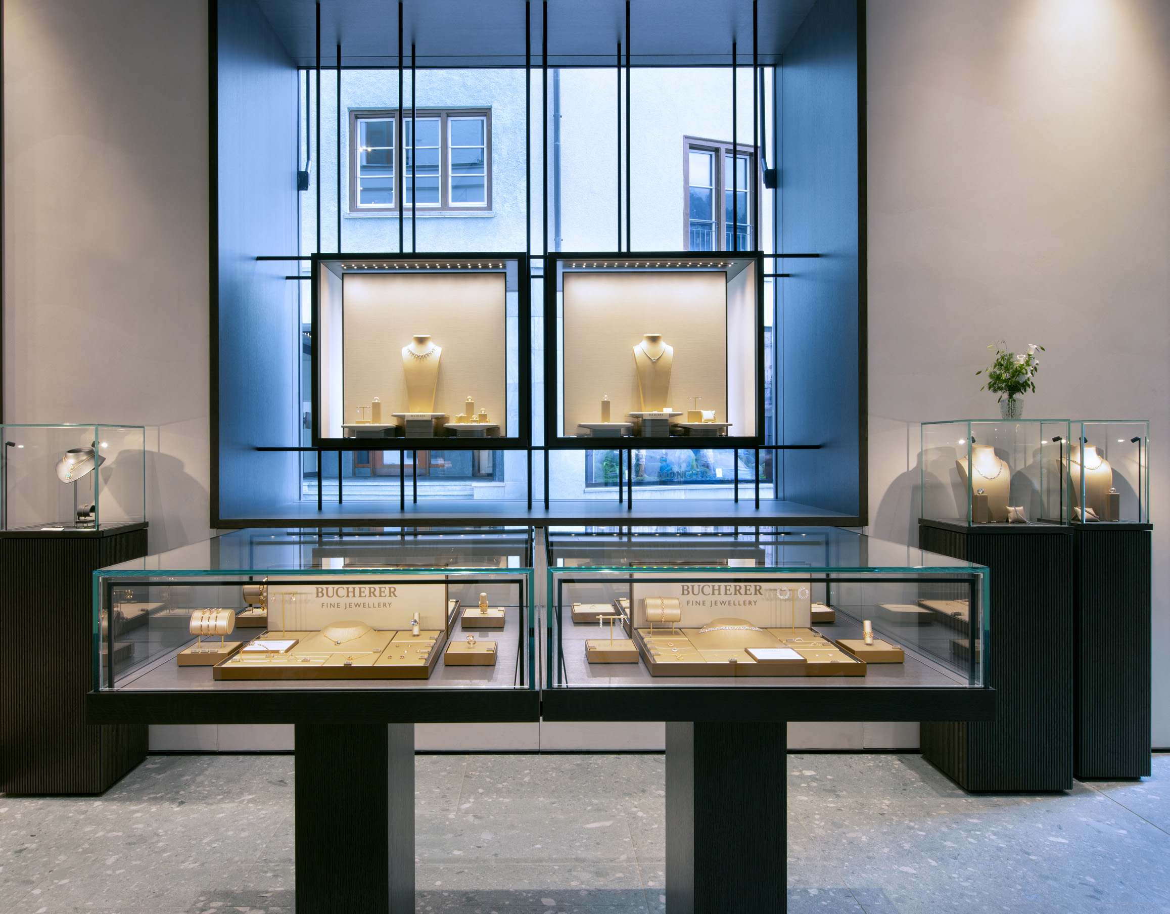 GREATEST SHOWROOMS Bucherer s Bijoux Boutique For The St. Moritz Jet Set