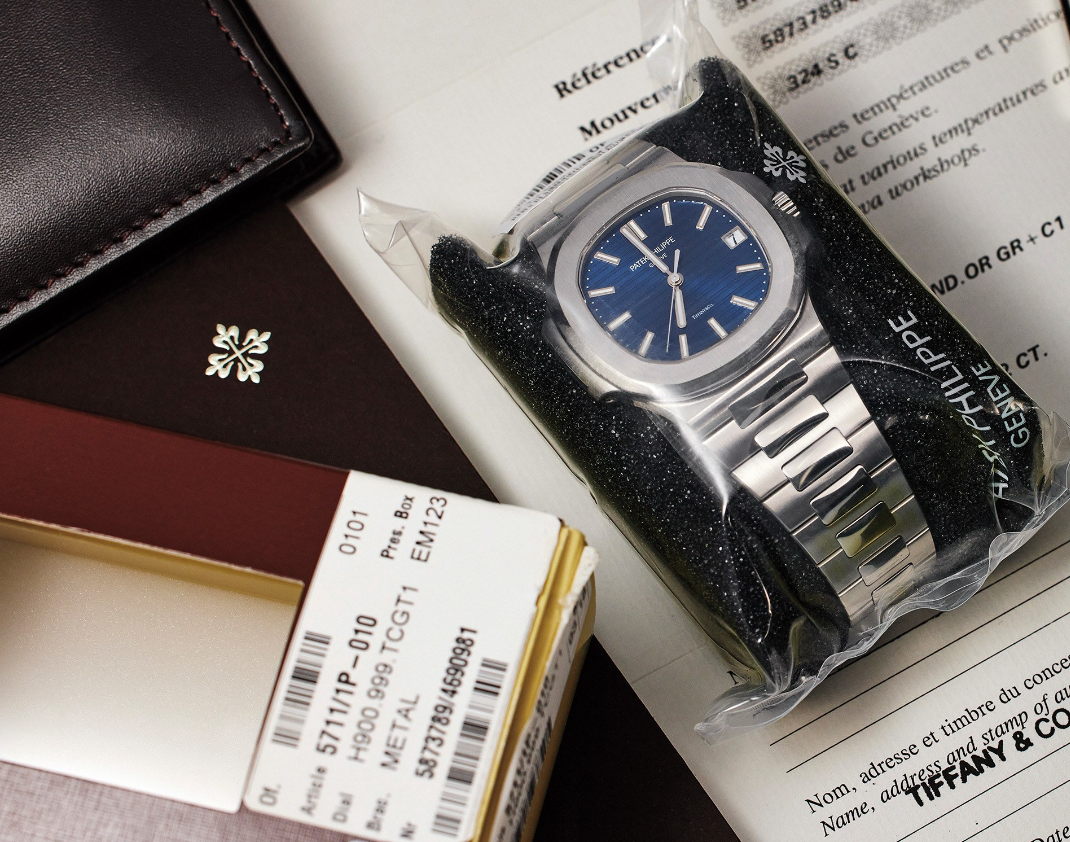 Exclusive Patek Philippe And Tiffany Nautilus 5711 In Platinum Sells For 825 000